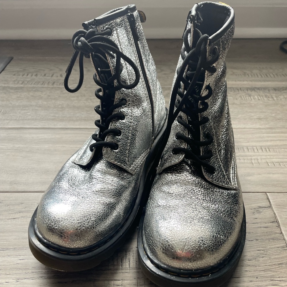 Dr. Martens- silver youth boots